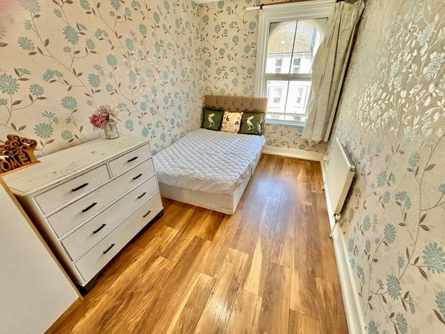 Langney Road, Eastbourne | Double Rooms Available Main Photo