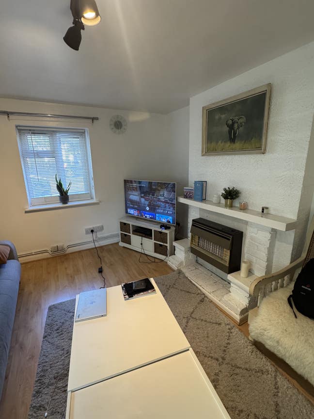  Single Bedroom flat share \ Bills Incl  &pound;860 p/m Main Photo
