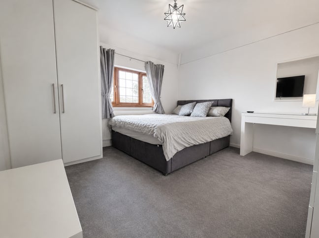 🔥 No Deposit | Canary Wharf Area | 810 and 833 Main Photo