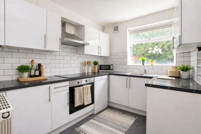 Individual Rooms on Shoreham Street Main Photo