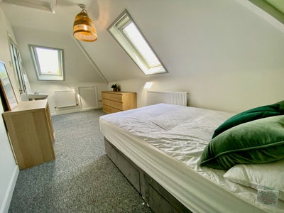 3x double rooms- Detached House on Earlham Road Main Photo