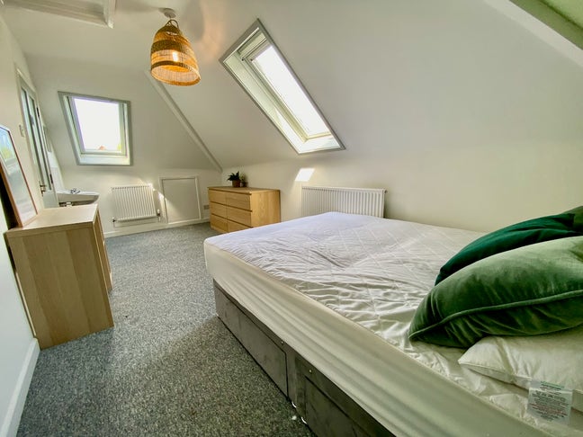 3x double rooms- Detached House on Earlham Road Main Photo