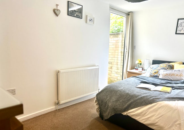 Don't Miss Out on This Snug Home 😍 Let's Chat 📞 Main Photo