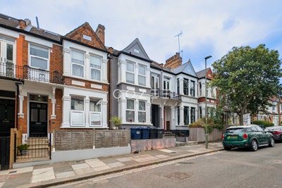 3 Bed garden flat  N2 Main Photo