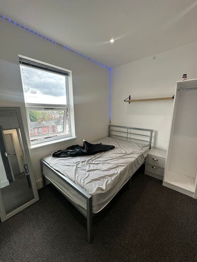 &pound;527pm Top Floor Room, Lincoln | Bills Inc Main Photo