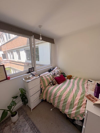 Small room in social flat Islington/Highbury Main Photo