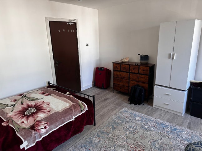 Lovely home for professionals  Main Photo