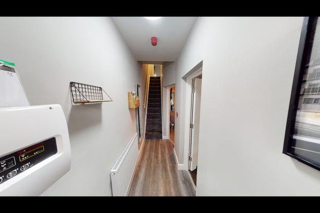 1 Bed Terraced House, New Cross St, M5 Main Photo