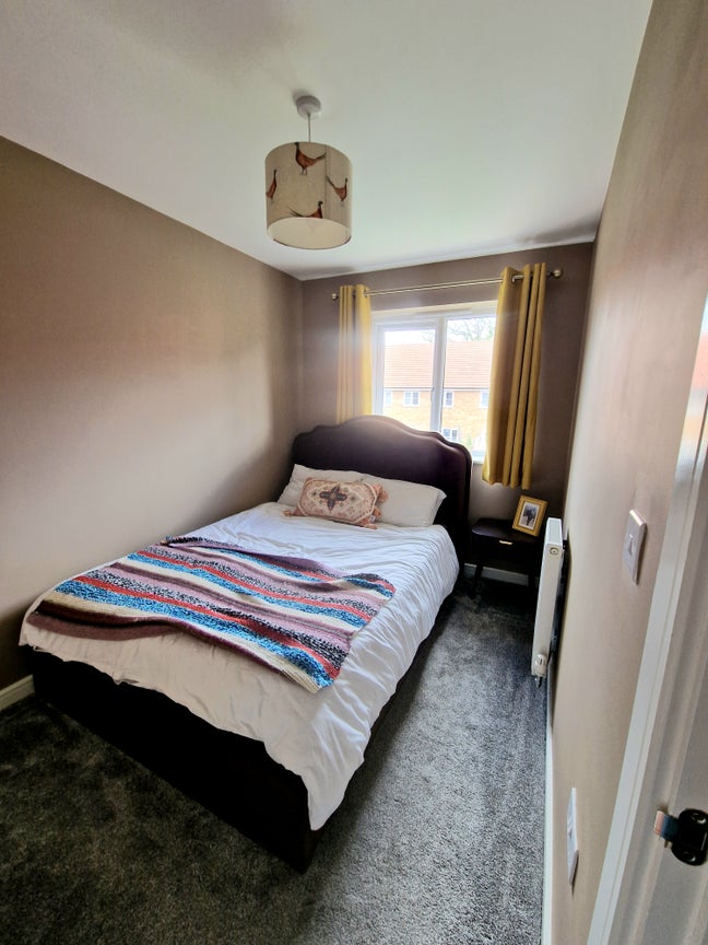 Furnished double room available Main Photo