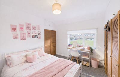 5 Bedrooms available on The Avenue Main Photo