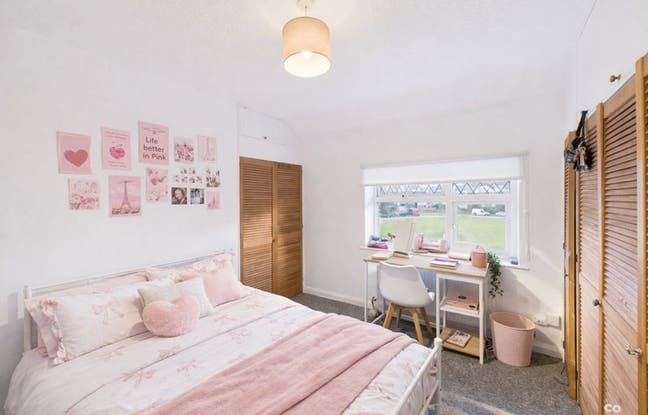 5 Bedrooms available on The Avenue Main Photo