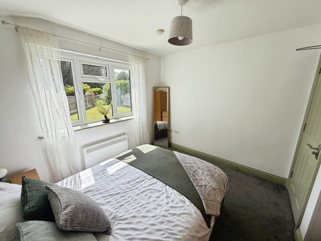 Double Room to rent in a well maintained house HMO Main Photo