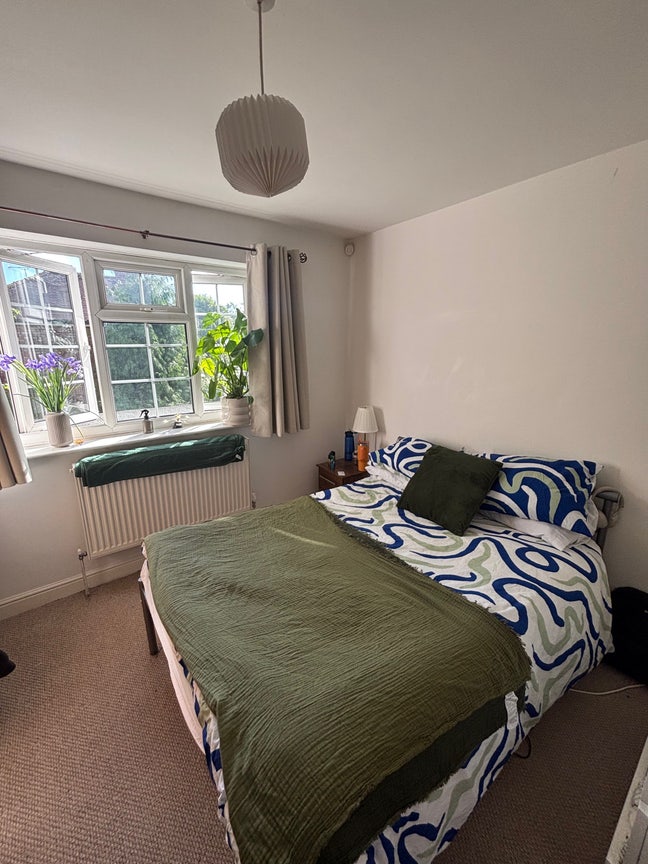 1x double room available in sociable house share Main Photo