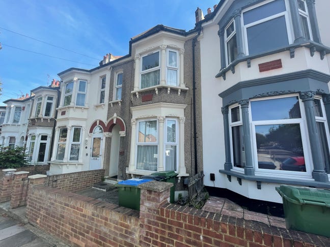 Large Double Bedroom to Rent in SE7 Main Photo