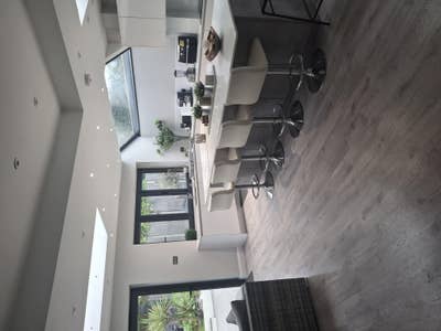 Beautiful bright double room in refurbished house  Main Photo