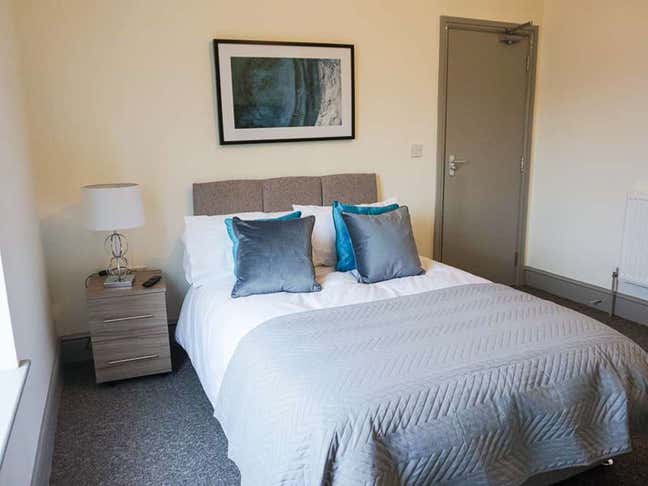 Comfortable Double Room with All Bills Included Main Photo