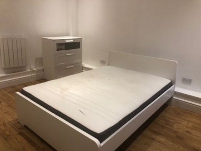 2 Large Rooms in M13 Bills inclusive  Main Photo