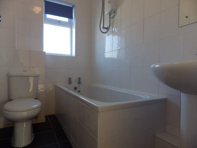 Room in a 2 bed house (All bills inclusive) Main Photo