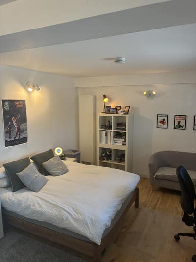Large Double Room w/ Bathroom - SE - 1st August  Main Photo