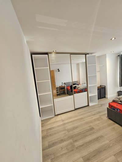 Double room available in detached family home Main Photo