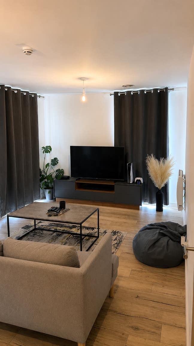 Double bed room to rent in a cozy flat  Main Photo