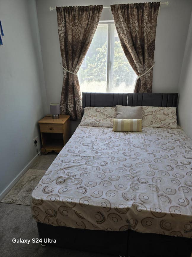 Double room in a shared house Main Photo