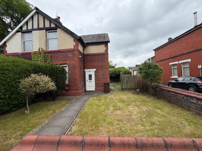 4 Bedroom House Share Bury BL8 Main Photo