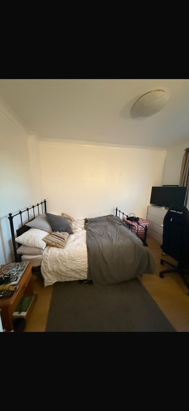 Double room available in Tooting Broadway Main Photo