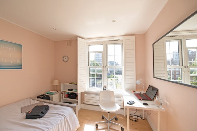 Room avaibale in Greenwich with a riverside view Main Photo