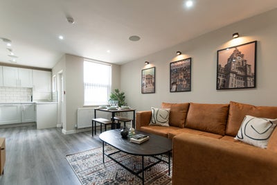 Stylish Home In Kensington!  Main Photo