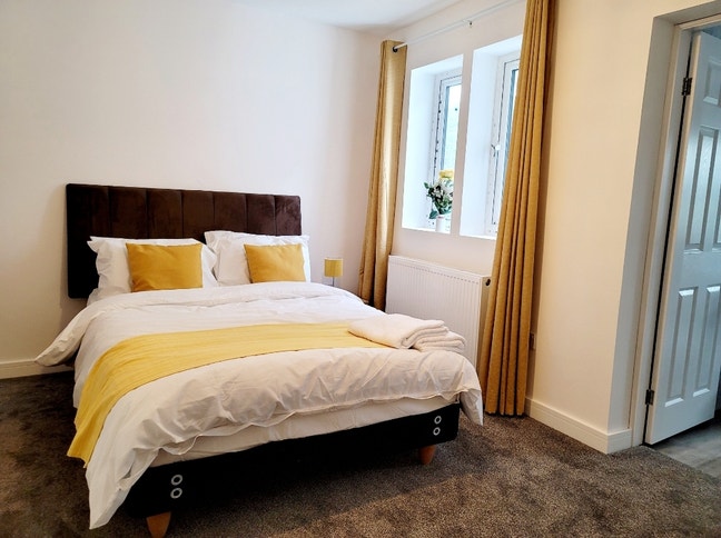 Ensuite Bedroom to let in Dartford Main Photo