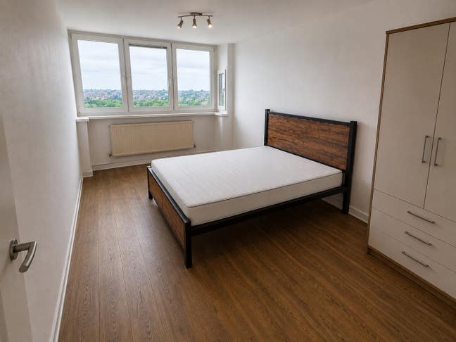4 Stunning Double Rooms Available Now – SW18 Main Photo