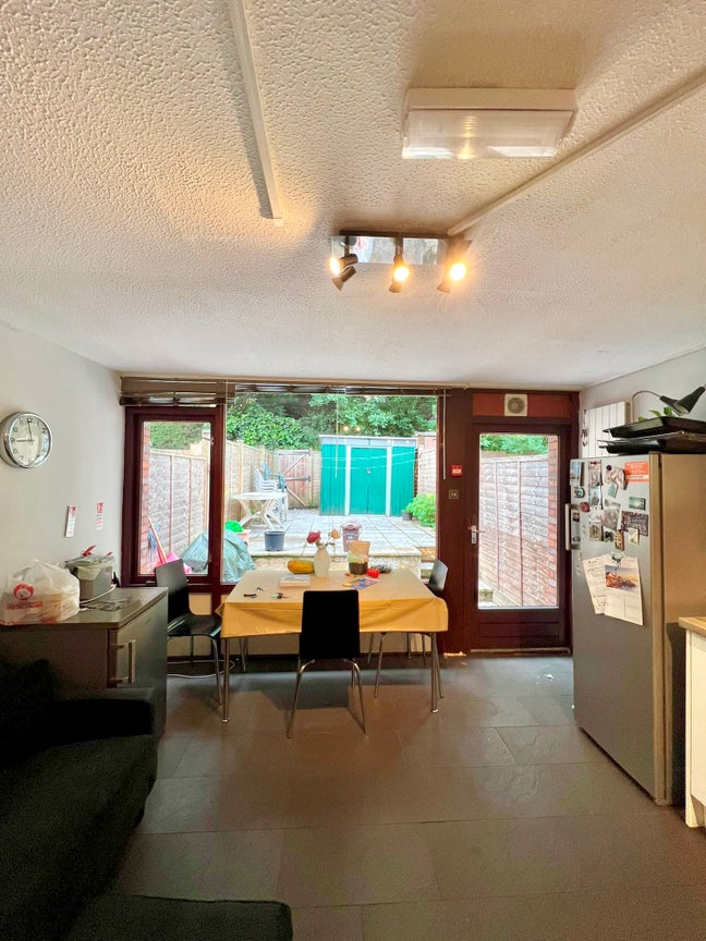 Spacious En-Suite Room in a Well-Located Putney Main Photo