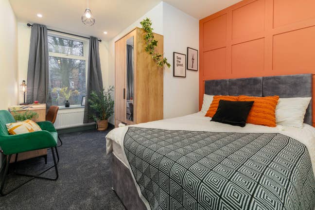 Stylish Ensuite Room | BILLS INC | Manchester  Main Photo