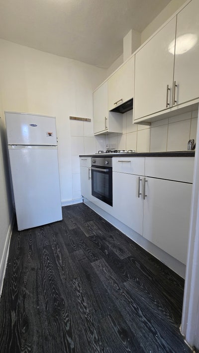 Wood Green**Newly Refurbished 1 Double Bedroom Fla Main Photo