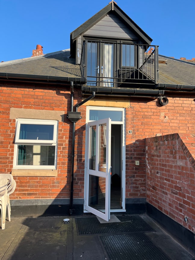 Stylish One Bedroom Apartment Prime HR1 Location Main Photo
