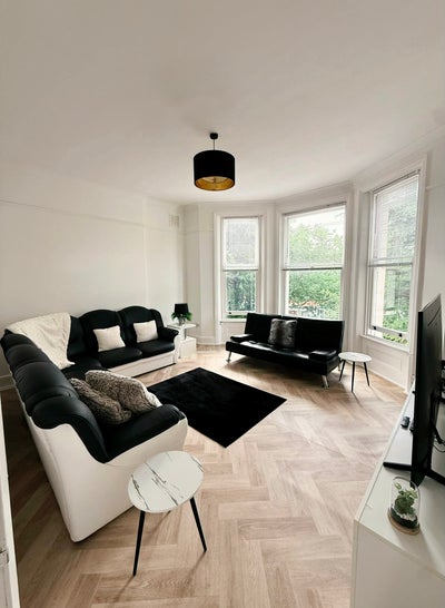 Spacious Victorian Flat in the Heart of Blackheath Main Photo