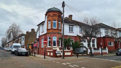 2 Beautiful Rooms Available in Wood Wood Green Main Photo
