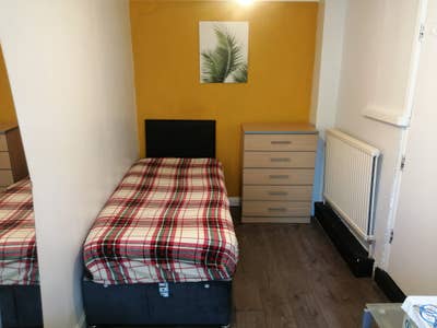 Single Room Available – All Bills Included Main Photo