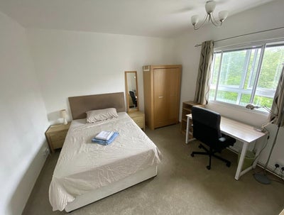 Two double bedrooms behind St. Pancras Main Photo