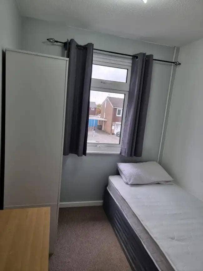 Are You in Need of a House and on Benefits Main Photo