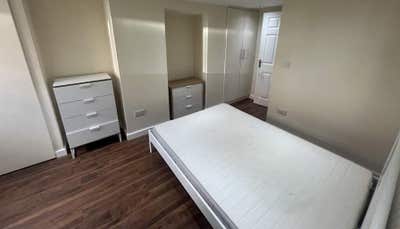 UC/PIP/ESA Double Room Bradford Main Photo