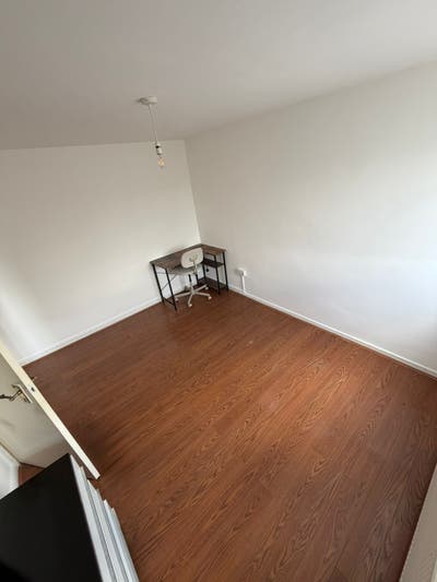 Large room in Holloway road with extra storages  Main Photo