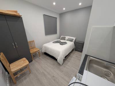 Spacious Studios-Universal Credit Accepted Main Photo