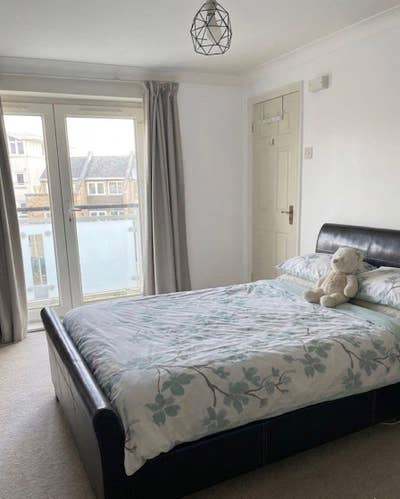 Ensuite Room Available – Canada Water Station Main Photo