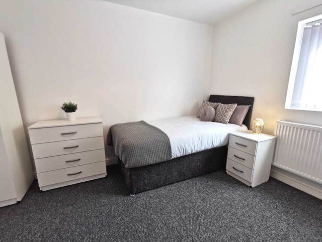Room in a Shared House, Rodney Close, B16 Main Photo