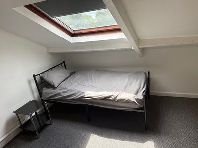 Room to let in refurbished  Licensed HMO Main Photo