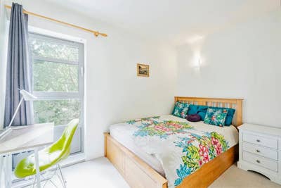 Double Bedroom with Private Bath near Canary Wharf Main Photo