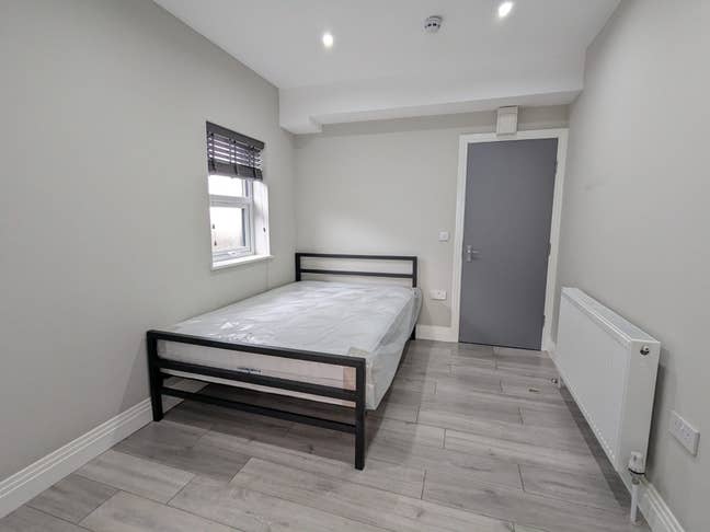 *BILLS INC* Studio flat to rent in Cricklewood Main Photo