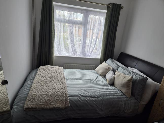 Double Room available to rent  Main Photo